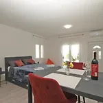Florinda 2091 Apartman *