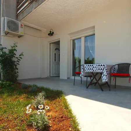 Florinda 2091 * Pula