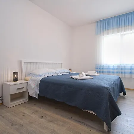 Florinda 2091 Апартаменти