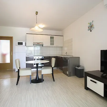 Florinda 2091 아파트