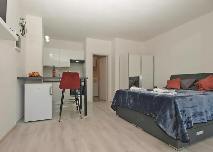 Florinda 2091 Pula